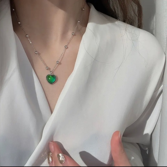 Fashionable Stainless Steel Necklace Color Changing Heart-Shaped Mood Pendant - Picture 5 of 14